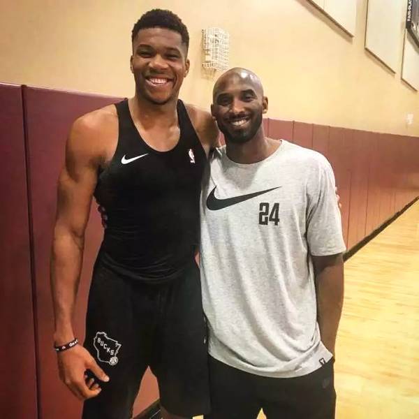 西甲半场：阿尔马达造险，拉波尔特伤退，毕尔巴鄂0-0马竞（西甲半场战况：阿尔马达屡造杀机，拉波尔特伤退，毕尔巴鄂暂0-0马竞）