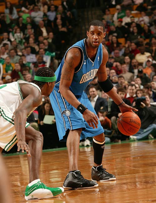 雄鹿vs篮网前瞻：托马斯继续缺席，字母哥能否率队结束7连败？（雄鹿战篮网前瞻：托马斯仍将缺阵，字母哥能否带队止住七连败？）