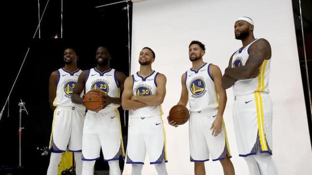 马克西表现不佳，本赛季得分首场不足20分（马克西状态低迷，本赛季首次得分未达20分）